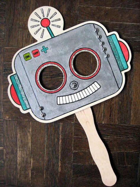 Robotics Theme Decoration, Diy Robot Projects Easy, Robot Crafts For Toddlers, Robot Craft Ideas, Robot Crafts For Preschoolers, Robot Project Ideas, Robot Activities, Robot Crafts, Robot Project