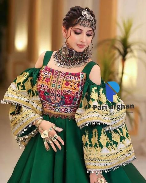 DM To Place An Order WhatsApp +92 316 5279262 For more details please DM to place an order colour can be changed 𝐒𝐡𝐢𝐩𝐩𝐢𝐧𝐠: 𝐖𝐨𝐫𝐥𝐝𝐰𝐢𝐝𝐞 𝐃𝐇𝐋, 𝐒𝐤𝐲𝐧𝐞𝐭, 𝐅𝐞𝐝𝐄𝐱 . . . #aryanasayeed #kuchidress #afghansinger #afghandresses #afghanclothes #afghanmodel #aryanasayeedofficial Aryana Sayeed Afghan Clothes, Aryana Sayeed, Henna Dress, Afghan Wedding Dress, Engagement Henna, Afghani Dress, Afghani Clothes, Afghan Dress, Afghan Wedding