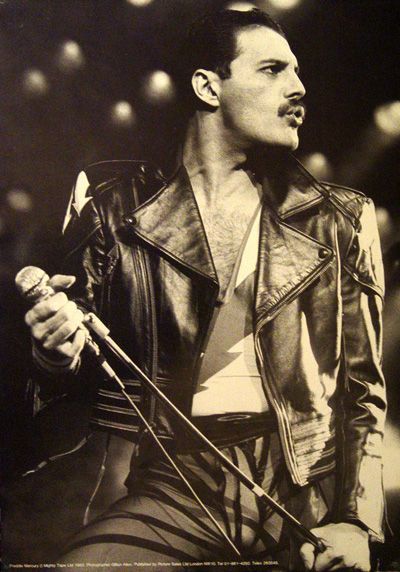 Freddie Mercury, only the good die young :( Freddy Mercury, Queen Photos, We Will Rock You, Rami Malek, Queen Freddie Mercury, Helena Bonham Carter, Rock N’roll, John Deacon, Queen Band