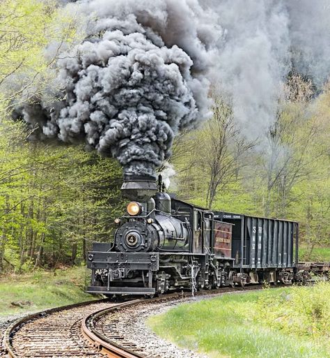 Steam Trains Photography, Locomotive Engine, Old Steam Train, Train Adventure, Scenic Train Rides, Steam Engine Trains, Scenic Railroads, Railroad Photography, Train Art