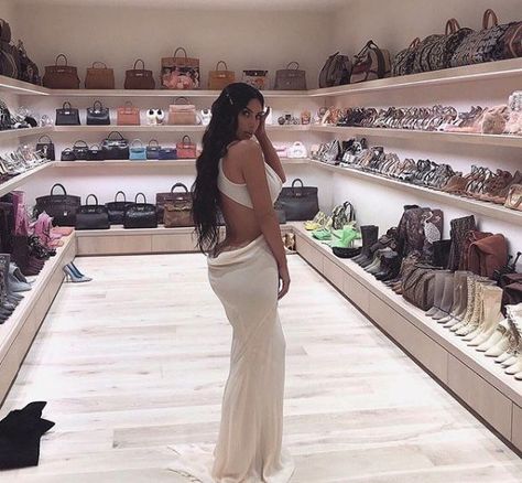 Kim Kardashian's handbag room is truly a sight to behold- CosmopolitanUK Kim And Kanye House, Kim Kardashian Closet, Kim Kardashian Nails, Kim Kardashian Wallpaper, Kardashians House, Kim Kardashian Before, Kim Kardashian Home, Kim Kardashian Wedding, Kardashian Wedding