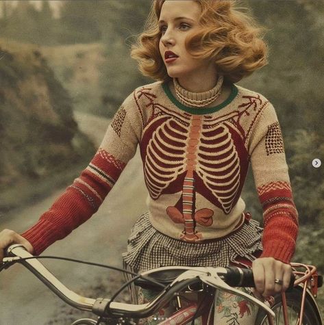 Skeleton Knit Sweater, Skeleton Crochet, Surrealism Fashion, Skeleton Sweater, Vintage Anatomy, Surrealism Photography, Sweater Making, Aesthetic Clothes, Skeleton