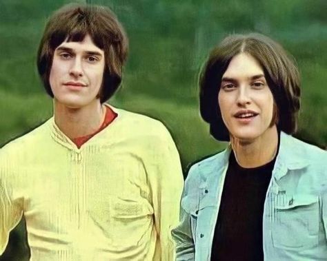 The most talented and best looking brothers in Rock and Roll! ♥️🎸 Ray en Dave Davies - the Kinks Ray And Dave Davies, The Kinks Band, Dave Davies, Ray Davies, The Kinks, British Rock, Boys Boys Boys, Guitarist, A Boy