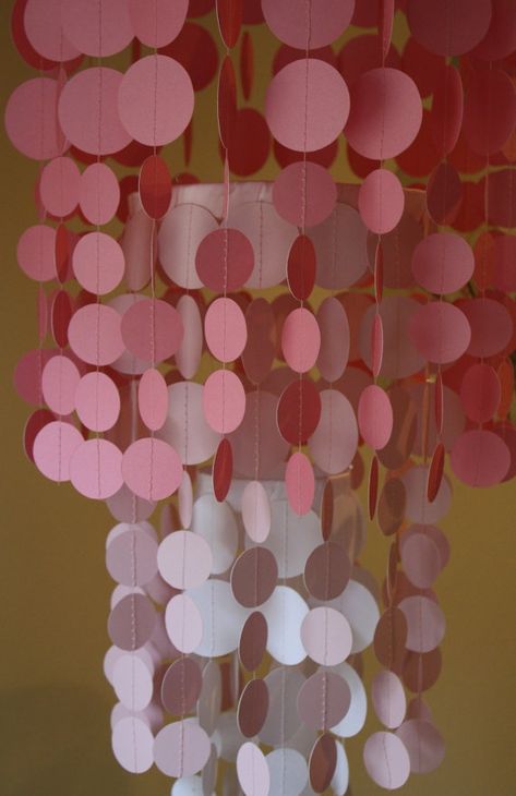 25 Creative DIY Chandeliers Made Out of Paper. This one is machine stitched together. How To Make A Chandelier, Origami Lampshade, Chandelier Diy, Paper Chandelier, Deco Rose, Diy Bebe, Diy Chandelier, Origami Stars, Baby Diy