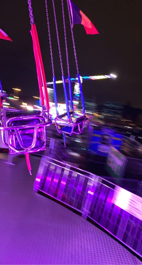 Amiyah Core Aesthetic, Uk Fairs At Night, Theme Park At Night, Fair Rides At Night, Theme Park Aesthetic Night, Funfair Aesthetic Night, Fair Aesthetic Night, Fairground Aesthetic, Funfair Aesthetic