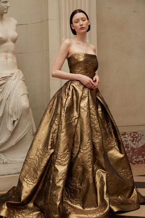 Gold Wedding Gowns, Kristina Webb, Fashion Design Inspiration, Prom Inspo, Gold Gown, Fantasy Wardrobe, Reem Acra, Couture Gowns, Looks Chic