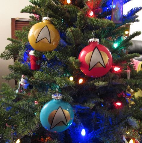 Geeky Christmas Decorations, Geek Christmas Ornaments, Star Trek Christmas, Nerd Christmas, Diy Xmas Ornaments, Nerdy Christmas, Geek Christmas, Themed Christmas Tree, Star Trek The Next Generation