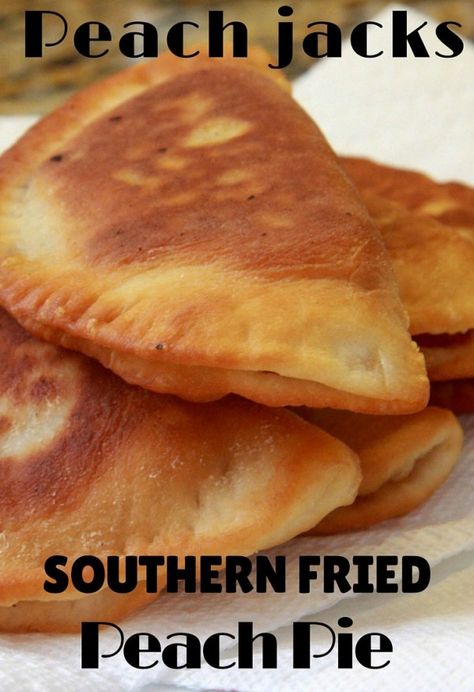 Fried Pies Recipe, Fried Peach Pies, Fried Hand Pies, Peach Pies, Fried Apple Pies, Dried Peaches, Individual Pies, Hand Pie Recipes, Fried Pies