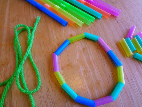 Straw Craft Ideas, Straw Jewelry, Drinking Straw Crafts, Straw Craft, Bendy Straw, Neon Crafts, Straw Art, Straw Crafts, Paper Wall Hanging