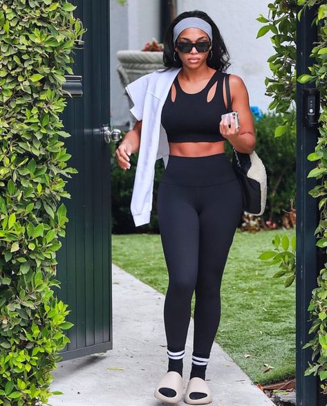 @punk_salami • Instagram photos and videos Lori Harvey Fitness Aesthetic, Lori Harvey Gym Aesthetic, Sport Bra And Legging Outfits, Lori Harvey Leggings, Styling Workout Clothes, Black Woman Athleisure, Lori Harvey Athleisure, Lori Harvey Workout Outfits, Lori Harvey Gym Outfits