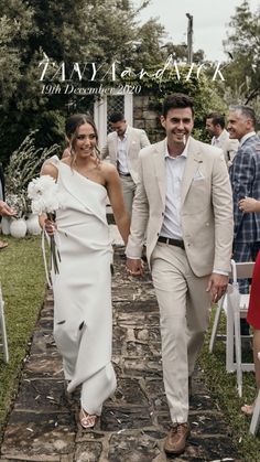 Groom Tan Linen Suit, Light Suit Wedding, Linen Groom Attire, Casual Wedding Bride And Groom, Groomsmen Linen Suits, Spring Wedding Suits Groom, Men’s Casual Wedding Attire, All White Groom Suit, Linen Groom Suit