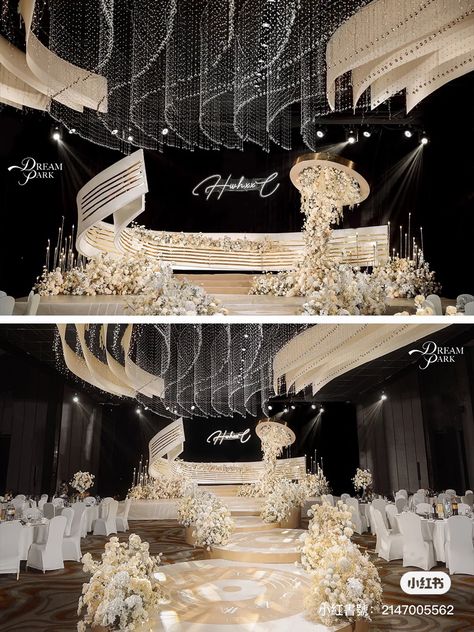 Ballroom Wedding Decoration, Reception Ceiling Design, Decorasi Wedding, Bridal Background, Wedding Entrance Sign, Chinese Wedding Decor, Wedding Artwork, Wedding Ceiling, Wedding Stage Decor