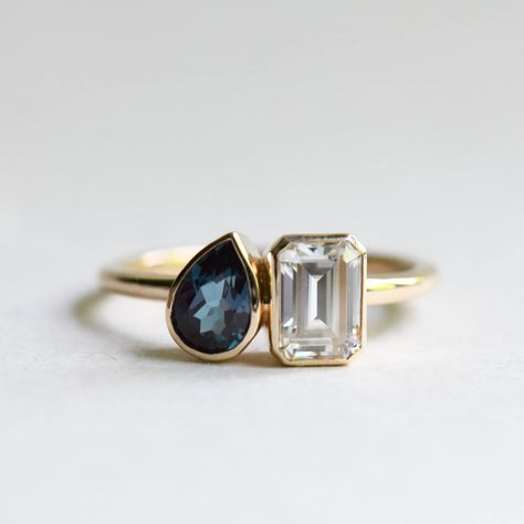 Bijou Lab, Montana Sapphire Engagement Ring, Indian Bridal Jewelry Sets, Bezel Engagement Ring, Cute Engagement Rings, Alexandrite Stone, Future Engagement Rings, Emerald Cut Moissanite, Alexandrite Engagement Ring