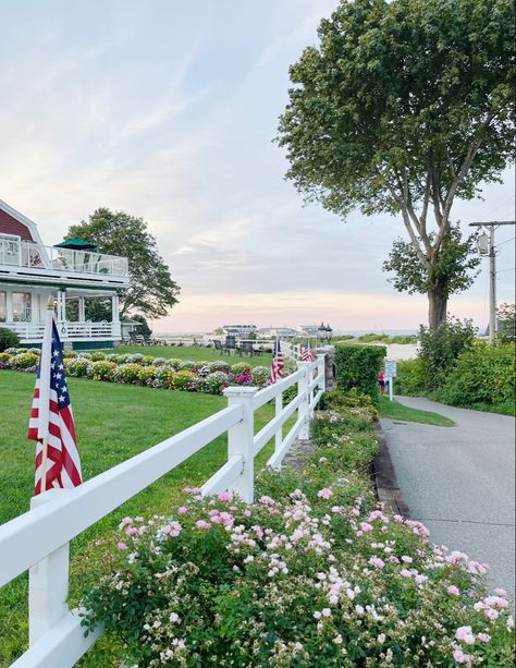 #maine #summer #wallpaper #beach #sunset Maine Summer Aesthetic, Wallpaper Beach Sunset, Summer Wallpaper Beach, Preppy Filter, Summer Hamptons, New England Beach, East Coast Aesthetic, East Coast Summer, Costal Granddaughter