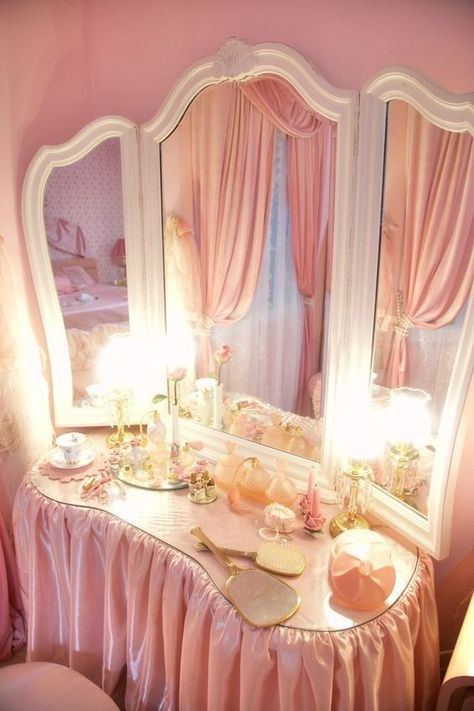 Pink Satin Sheets, Cute Vibes Aesthetic, Vintage Pink Phone, Vintage Pink Bedroom, Hollywood Glam Bedroom, Pink Lamps, Pink Tv, 80s Room, Pink Floral Wallpaper