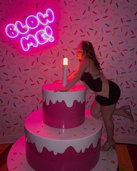 Tori on Instagram: “21 feels good” Pop Up Photo Booth, Hello 21, Selfie Booth, Photo Museum, Selfie Museum, Photography Room, Photography Studio Design, Photography Backdrops Diy, Cafe Black