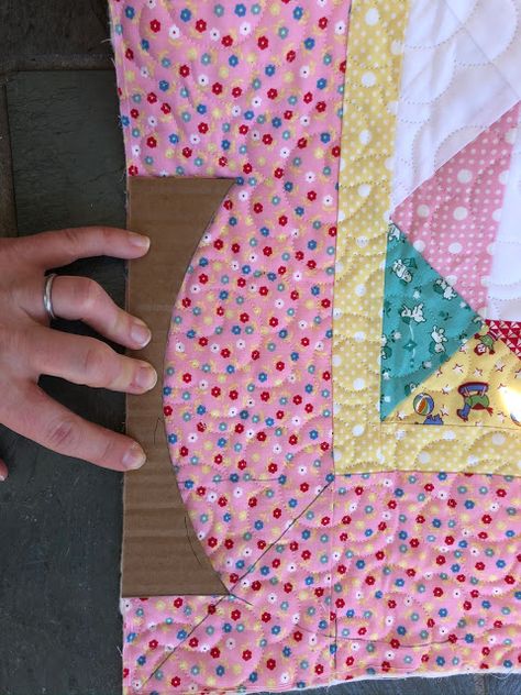 Patchwork, Scalloped Quilt Border Tutorial, Quilted Borders Ideas, Quilts With Scalloped Borders, Scalloped Quilt Border, Quilts With Borders Ideas, Circular Quilt Patterns, Applique Quilt Borders Ideas, Quilt Edging Ideas