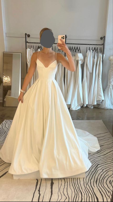 Plain Wedding Dress, Wedding Dress Sketches, Deb Dresses, Classy Wedding Dress, Pretty Wedding Dresses, Cute Wedding Dress, Dream Wedding Ideas Dresses, Wedding Dress Inspiration, Dream Wedding Dresses