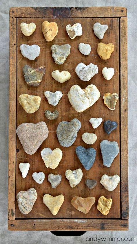 Deco Marine, Heart Shaped Rocks, Art Pierre, Creative Person, Beach Crafts, Stone Crafts, Rock Collection, Driftwood Art, Nature Crafts