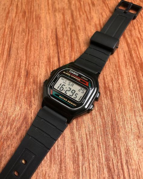 watchespanerai #clock #watchesicantafford 241 Watches For Men Gold, Vintage Digital Watch, Casio Digital Watch, Gold Watches For Men, Vintage Cartier Watch, Sport Watches For Men, Casio Vintage Watch, Watches Digital, Casio Digital