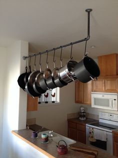 CR4 - Thread: Ceiling-mounted Pot Rack for Low-ceilinged Kitchen Diy Storage Rack, Industri Modern, Kitchen Storage Hacks, Ideas Para Organizar, Pipe Furniture, Kitchen Storage Solutions, Kitchen Pot, Pot Rack, Design Industrial