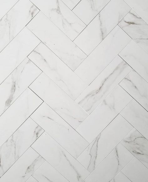 4x12 Tile Patterns, Kitchen Backsplash Herringbone, Tile Layout Patterns, Honed Marble Floor, Carrara Venato, Backsplash Herringbone, Carrara Marble Bathroom, Marble Bathroom Designs, Herringbone Tile Floors