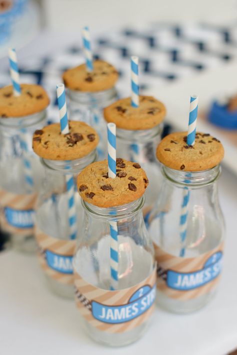 Cute drink idea at a Cookie Monster themed birthday party Full of REALLY CUTE IDEAS via Kara's Party Ideas! full of decorating ideas, cakes, decor, desserts, cupcakes, favors, games, and MORE! KarasPartyIdeas.com #cookiemonster #cookiemonsterparty #sesamestreet #milkandcookies #cookiesandmilk #partystyling #partydecor #partyplanning #eventstyling (9) Marseille, Mama Shelter, Cookies And Milk, Monster Party, Themed Birthday Party, Chocolate Chip Cookie, Cookie Monster, Birthday Party Ideas, Ideas Photo