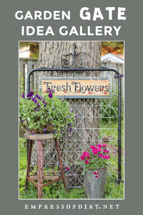 Examples of garden gates in home gardens including wood, metal, rustic, modern, and hanging doors. Garden Gate Decor, Old Garden Gates, Garden Gate Ideas, Metal Garden Gates, Garden Gate Design, Old Garden, Gate Ideas, Garden Junk, Vintage Garden Decor