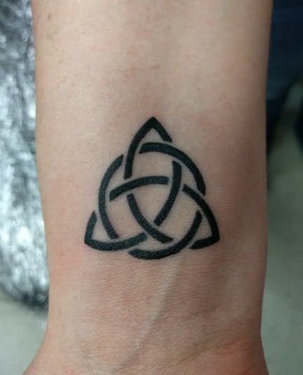 Charmed Tattoo, Triquetra Symbol, Triquetra Tattoo Women Flower, Triquetra Tattoo Women, Small Triquetra Tattoo, Triquetra Tattoo, Charmed Triquetra Tattoo, Trinity Knot Tattoo, Father Son Tattoo