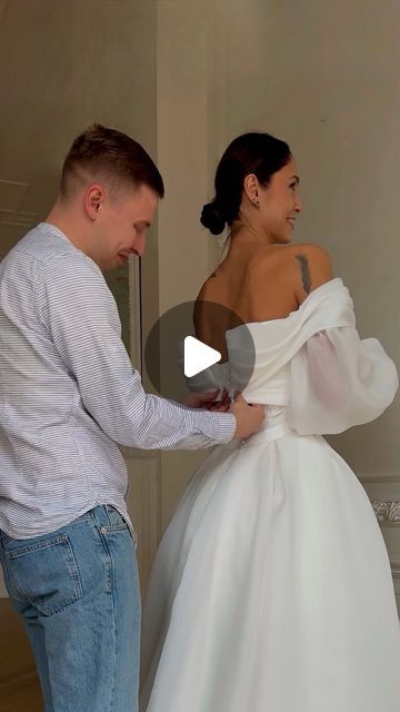 Olivia Bottega | Wedding Dresses on Instagram: "1 dress ≠ 1 outfit, right?😍 

Dress: Fiorelia
Blouse: Audrey 
Detachable skirt: Audrey

#weddingdresses #convertibleweddingdress #miniweddingdress #alineweddingdress #springweddingdress #weddingusa #oliviabottega" Detachable Wedding Dress Sleeves, Convertible Wedding Dresses, Detachable Wedding Dress, Olivia Bottega, Detachable Skirt, Mini Wedding Dresses, Spring Wedding Dress, Aline Wedding Dress, May 7th