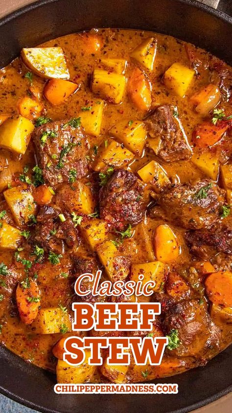 Classic Beef Stew in a skillet Classic Beef Stew Recipe, Best Beef Stew Recipe, Homemade Beef Stew Recipes, Beef Stew Meat Recipes, Classic Beef Stew, Resepi Biskut, Crockpot Recipes Beef Stew, Homemade Beef Stew, Carne Guisada