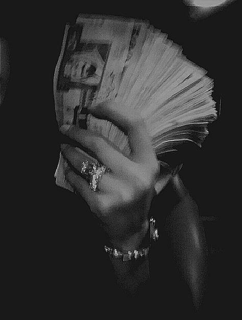 Rich Life Asthetic Picture, Lots Of Money Pictures Aesthetic, Bankrupt Aesthetic, Money Lockscreen Aesthetic, Burning Money Aesthetic, A Lot Of Money Aesthetic, Black And White Aesthetic Money, Black And White Money Aesthetic, Suger Daddys Money Aesthetic