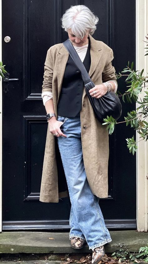 Classic Jean Outfits For Women, Middle Aged Outfits, Middle Aged Woman Style, Middle Age Woman Outfit, Hannah Louise Poston Outfits, Gray Hair Outfits, Middle Aged Woman Outfit, Women's Style Women's Fashion, Middle Aged Woman Fashion