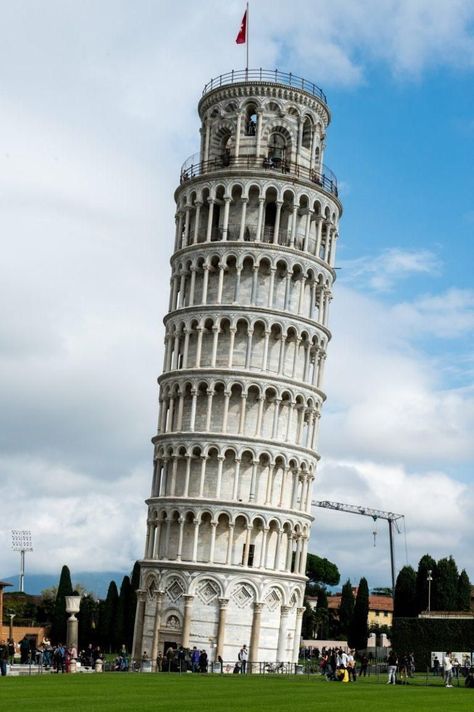 Pisa. No matter which region you visit in Italy, you'll be able to discover villages perched in the mountains or along the coast, wonderful Roman remains in Rome, but also beautiful churches and monuments. Discover the 50 famous landmarks in Italy. italy landmarks | what to do in italy | travel italy | italy travel guide | what to see in italy | italy travel destinations | traveling in italy | things to do in italy | where to go in italy European Travel, Time Budget, Italy Images, Pisa Italy, Italy Pictures, Explore Italy, Travel Italy, Europe Travel Destinations, Famous Landmarks