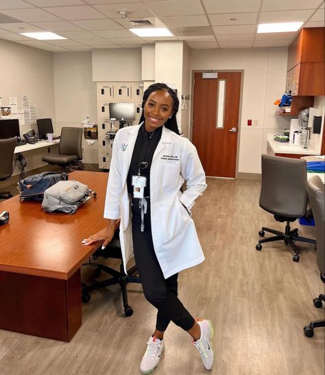 Health Administration Career, Black Women Doctors Aesthetic, Black Women In Scrubs Aesthetic, Pediatrician Black Women, Black Med Student Aesthetic, Black Psychiatrist Aesthetic, Black Female Doctor Aesthetic Medical, Black Medical Students, Doctor Aesthetic Black