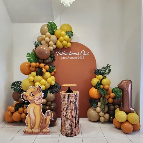 Sims Luv Creations (@simsluvcreations) • Instagram photos and videos Lion King Birthday Party Ideas Decoration Jungle Theme, Simba Theme Birthday Decor, Lion King Party Decorations Ideas, Simba Party Decorations, Simba Birthday Decorations, Lion King Backdrop Ideas, Lion King Balloon Arch, Simba Party Ideas, Simba First Birthday Party Ideas