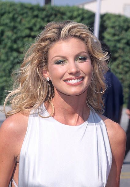 Faith Hill Hairstyles Short, Faith Hill Hair, Faith Hill 90s, Faith Hill Hairstyles Long, Katherine Heigl 2000s, Faith Ford, Faith Hill Hairstyles, Tim And Faith, Country Female Singers