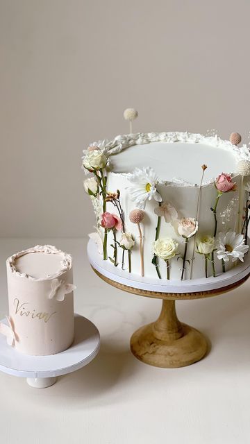 Wildflower First Birthday Cake, Wildflower Smash Cake, Wild Flower Cake, Spring Birthday Cake, Spring Cake Designs, Birthday Cake Flowers, Floral Cake Birthday, Elegant Birthday Cake, Easter Cake Designs