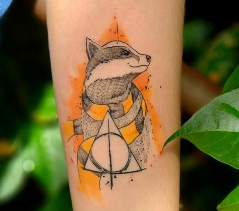 Harry Potter Hufflepuff Tattoo, Potterhead Tattoo, Hufflepuff Tattoo Ideas, Niffler Tattoo, Hufflepuff Tattoo, Tiny Harry Potter Tattoos, Slytherin Tattoo, Badger Tattoo, Hp Tattoo