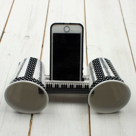 DIY Phone Amplifier and Stand Cardboard Tube Crafts, Phone Amplifier, Diy Phone Stand, 6th Grade Science, Easy Science Experiments, Diy Case, Iphone Stand, Fair Projects, Toilet Paper Roll Crafts