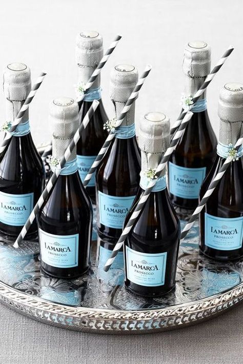 Small Champagne Bottles, Mimosa Bar Ideas, Safe The Date, Champagne Favors, Blue Wedding Favors, Wedding Favors Rustic, Inexpensive Wedding Favors, Creative Wedding Favors, Mini Champagne Bottles