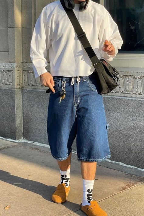 Bermuda Shorts Outfit, Boston Outfits, Boston Fashion, Mens Fashion Inspiration, Mens Fashion Streetwear, Streetwear Men Outfits, Affordable Clothes, Custom Clothes, Short Outfits