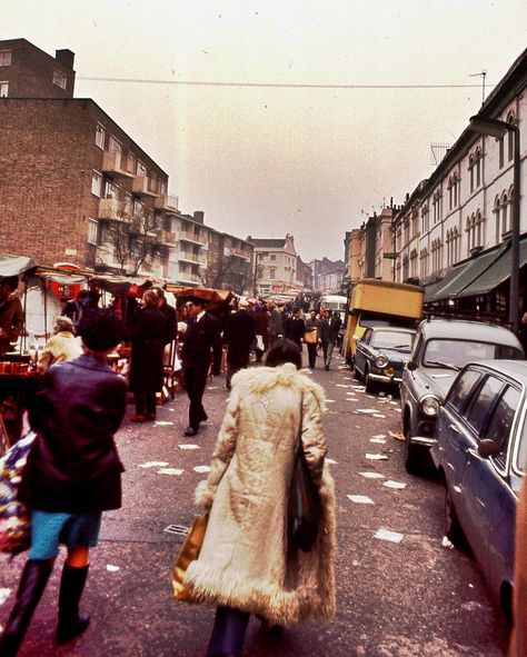 Utopia Avenue Aesthetic, 60s Street Photography, 1960s London Aesthetic, Portobello Road Aesthetic, 60s London Aesthetic, London Vintage Aesthetic, Counterculture Aesthetic, 1970s England, 70s Britain