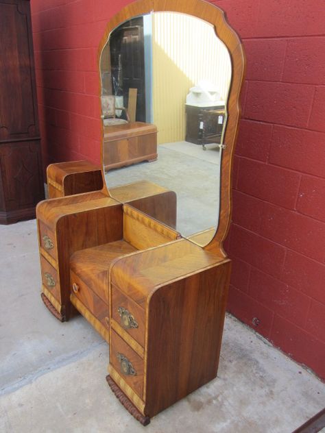 American Vanity Dresser Art Deco Waterfall Bedroom Furniture Eclectic Vanity, Bathroom Vanity Table, Vintage Vanities, Heywood Wakefield Furniture, Art Deco Bedroom Furniture, Retro Vanity, Blue Gray Bedroom, Art Deco Dressing Table, Bedroom Gray