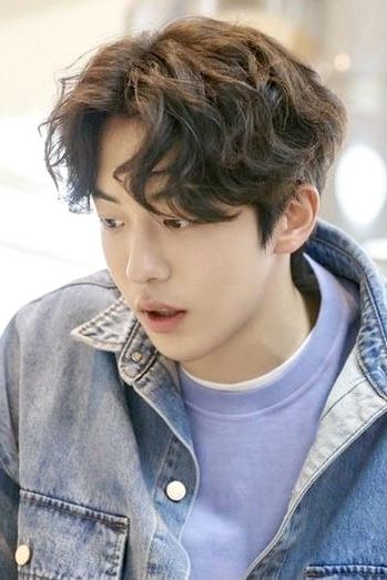 Kpop Wavy Hair Men, Mens Hair Perm Hairstyles, Korean Haircut Men Curly, Male Perm Asian, Asian Middle Part Hair Men Perm, Perm Ideas Men, Korean Male Haircut Curly, Permed Middle Part Men, Curly Korean Hair Men