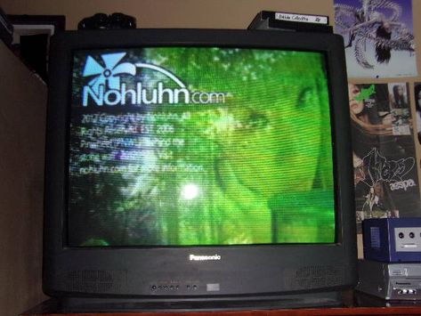 Neon Green Aesthetic, Aesthetic Core, Midwest Emo, 2000s Nostalgia, Old Tv, Y2k Aesthetic, Green Aesthetic, Early 2000s, Neon Green