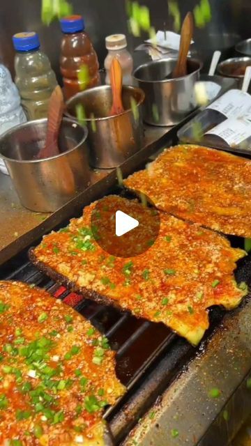 𓆡𓆝𓆟𓆜 𓆞𓆝 on Instagram: "Asian street food #streetfood #asianfood #food #shorts #foodie #chinastreetfood #china #chinafood #thaifood #koreafood #japenfood #indianfood" Instagram Asian, Chinese Street Food, Asian Street Food, Rice Paper, Skillet, Street Food, China, On Instagram, Instagram