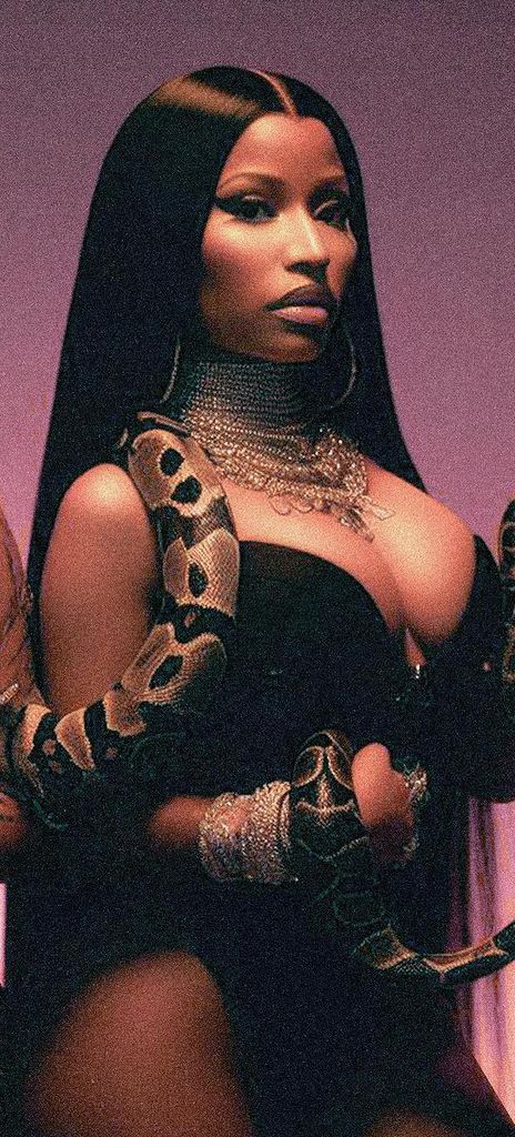 Beyonce And Nicki Minaj Feeling Myself, Niki Manaj Aesthic Pink, Nicki Minaj Queen Album Cover, 2014 Nicki Minaj, Niki Minaj 90s, Rare Nicki Minaj Pictures, Black Pfps Y2k, Nicki Minaj Lockscreen, Nicki Minaj Iconic Looks