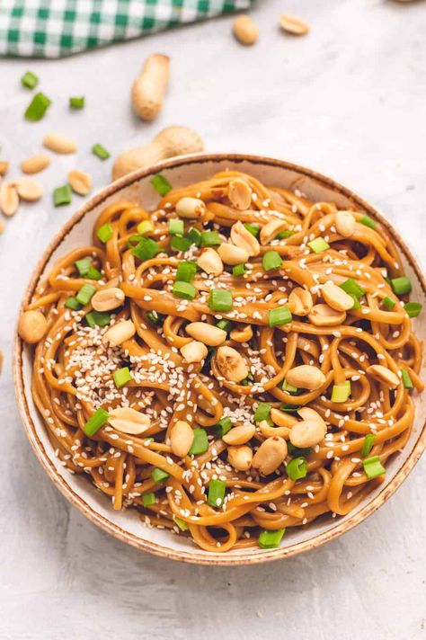 Thai Peanut Sesame Noodles - The Recipe Critic Sesame Oil Recipes, Sesame Noodles Recipe, Peanut Sauce Noodles, Peanut Sauce Recipe, Thai Peanut Sauce, Sesame Noodles, Peanut Noodles, Recipe Critic, Thai Peanut