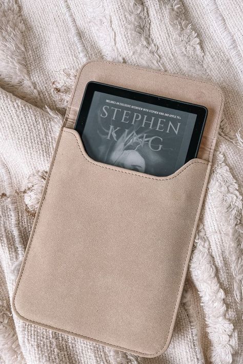 neutral kindle sleeve Kindle Aesthetic Case Clear, Kindle Paperwhite Aesthetic Case, Kindle Setup, Kindle Case Aesthetic, Kindle Paperwhite Aesthetic, Kindle Aesthetic Case, Kindle Girlie, Kindle Bag, Amazon Travel Must Haves